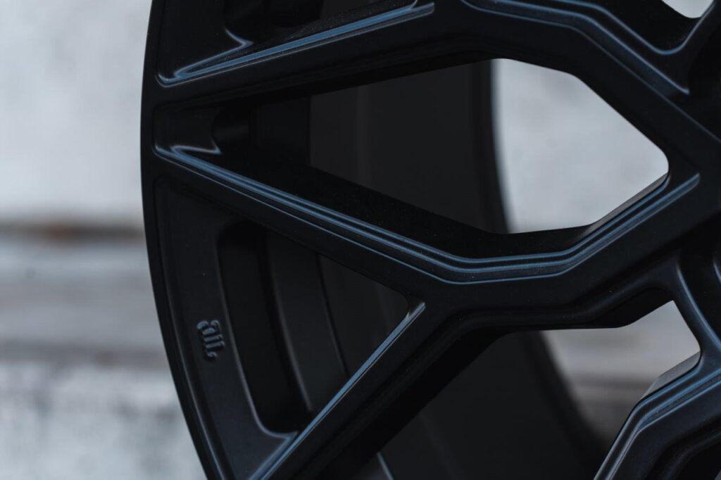 La Chanti P2 Matt Black