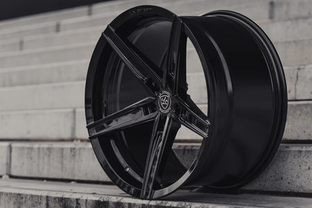 La Chanti P8 Glossy Black