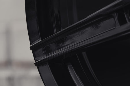 La Chanti P8 Glossy Black