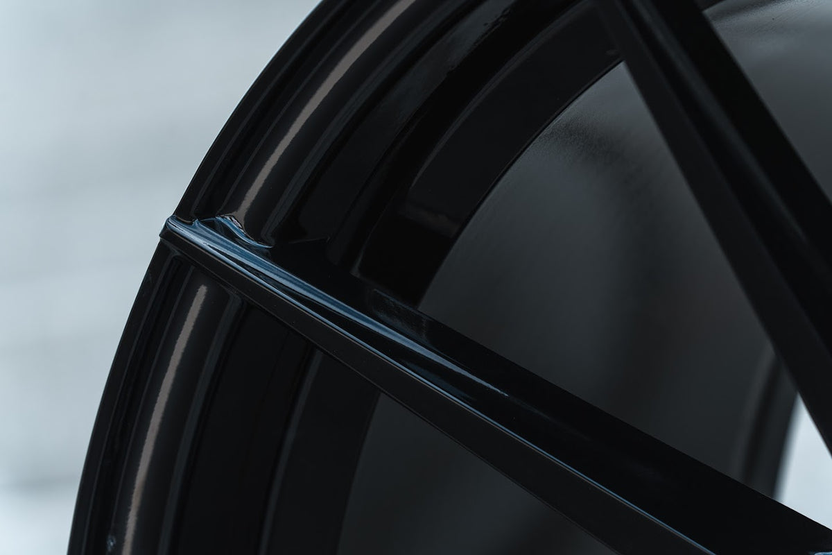 La Chanti P10 Glossy Black