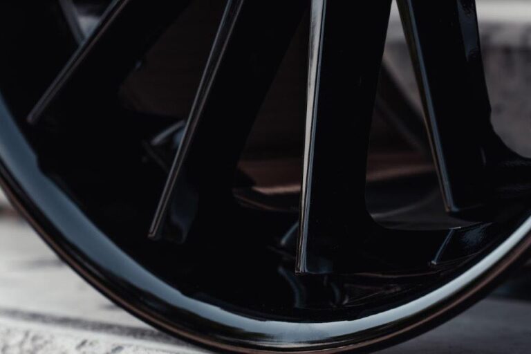 La Chanti P12 Glossy Black