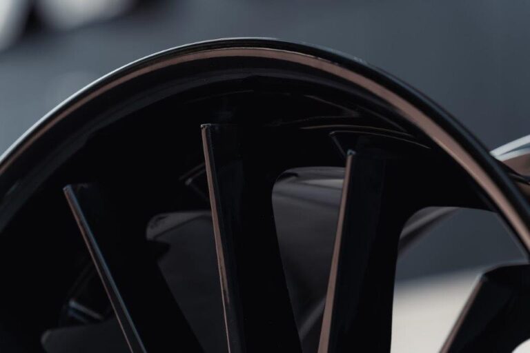 La Chanti P12 Glossy Black