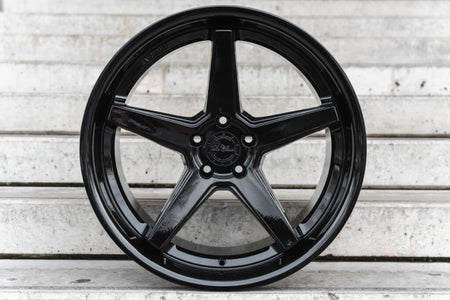 La Chanti P13 Glossy Black
