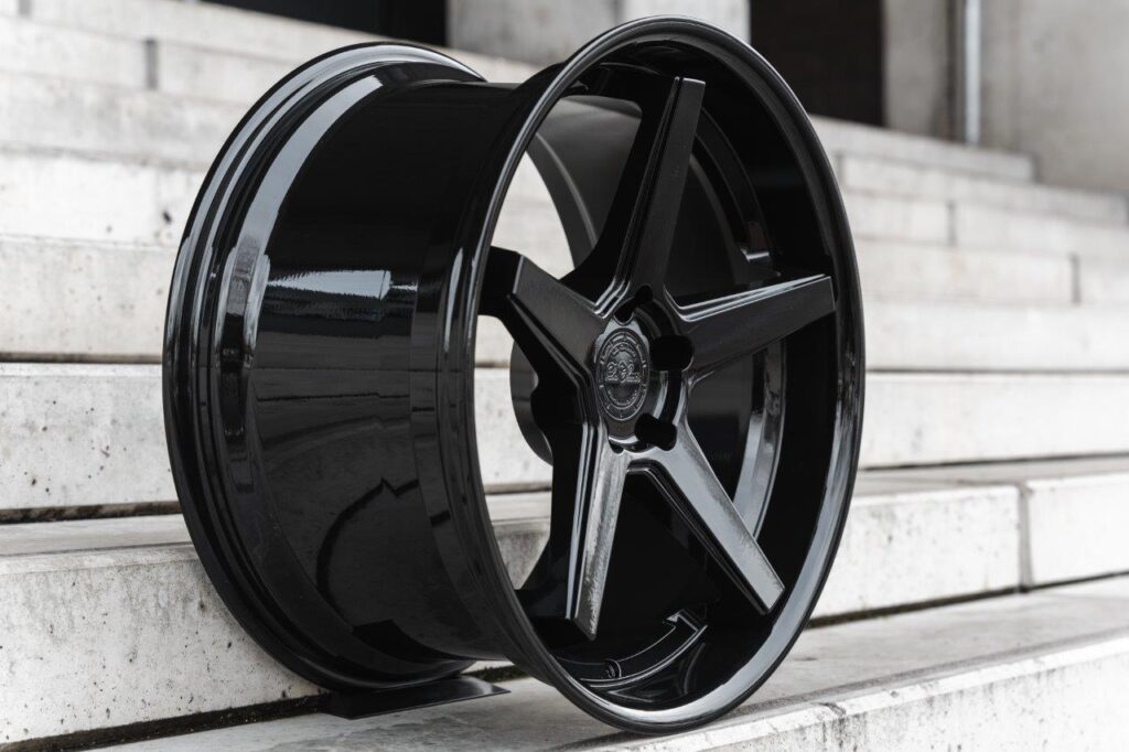 La Chanti P13 Glossy Black