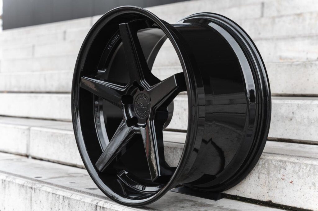 La Chanti P13 Glossy Black