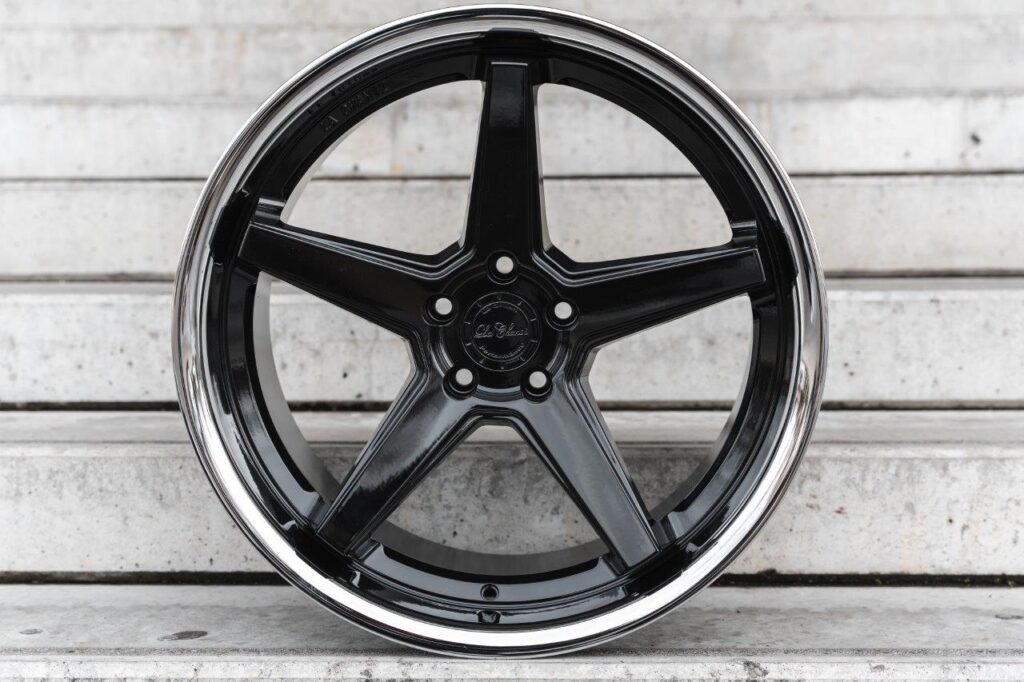La Chanti P13 Glossy Black