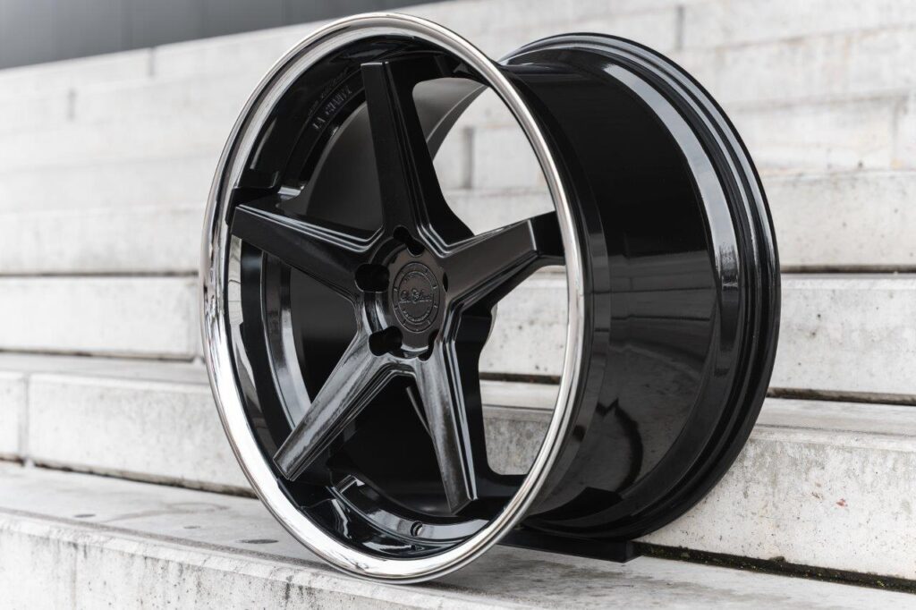 La Chanti P13 Glossy Black