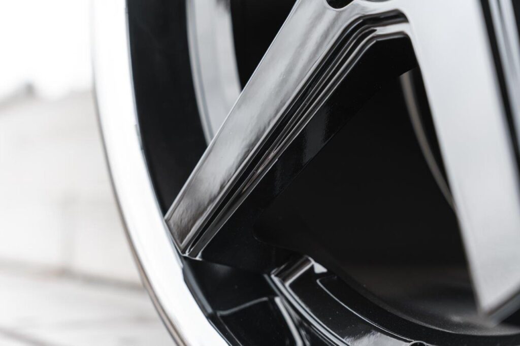 La Chanti P13 Glossy Black