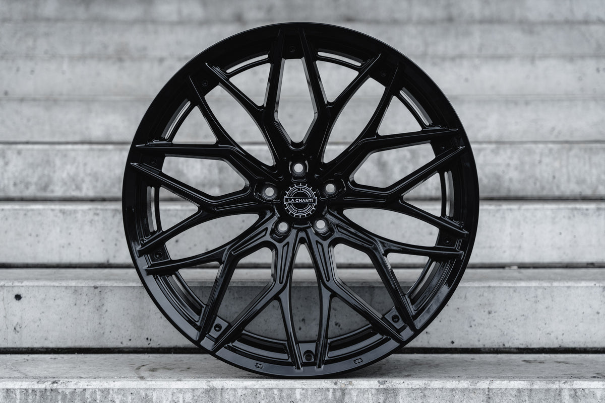 La Chanti P14 Glossy Black