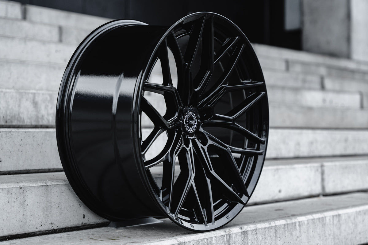 La Chanti P14 Glossy Black
