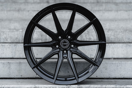 La Chanti P18 Glossy Black