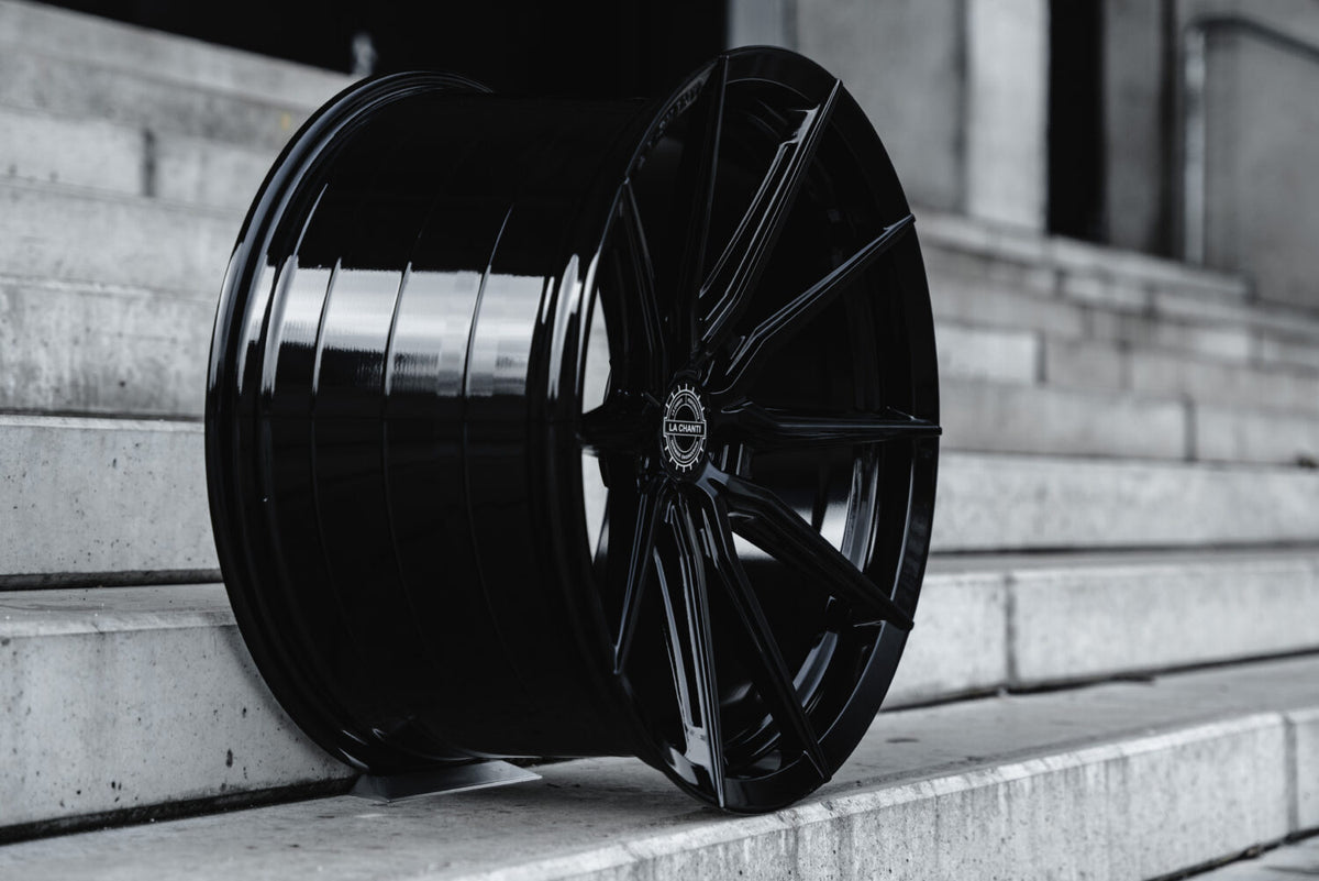 La Chanti P18 Glossy Black