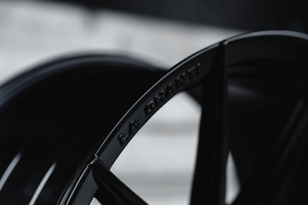 La Chanti P18 Glossy Black