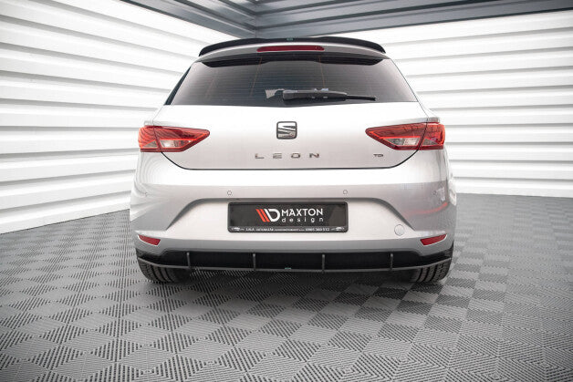 Heckansatz Diffusor passend für Seat Leon Hatchback Mk3 schwarz-rot