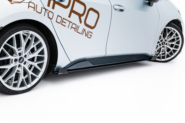 Seitenschweller Ansatz (Paar) + Flaps passend für CUPRA Born Mk1 schwarz Hochglanz (4255647864850)