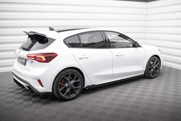 Seitenschweller Ansatz (Paar) passend für Ford Focus ST / ST-Line Mk4 roter Kern + Hochglanz Flaps
