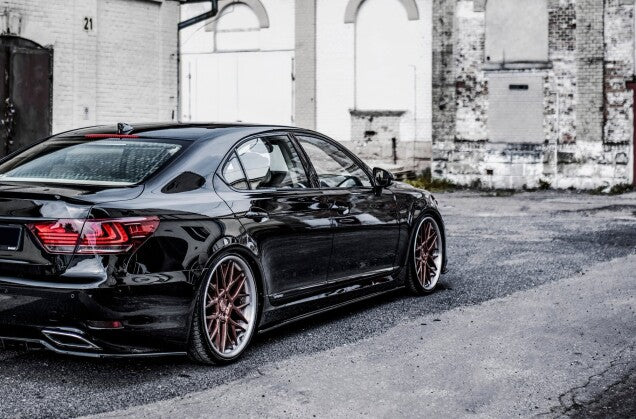 Seitenschweller Ansatz (Paar) passend für Lexus LS Long Wheelbase Mk4 FL schwarz Hochglanz