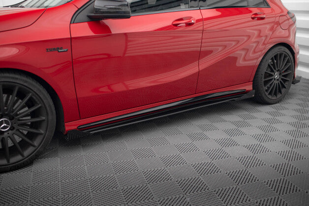 Seitenschweller Ansatz (Paar) passend für Mercedes A 45 AMG W176 FL roter Kern + Hochglanz Flaps