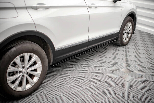 Seitenschweller Ansatz (Paar) passend für VW Tiguan Mk2 schwarz Hochglanz