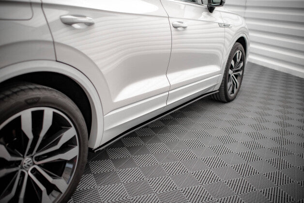 Seitenschweller Ansatz (Paar) passend für VW Touareg R-line Mk3 schwarz Hochglanz