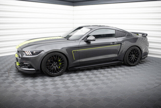 Seitenschweller Flaps passend für Ford Mustang GT Mk6 schwarz Hochglanz